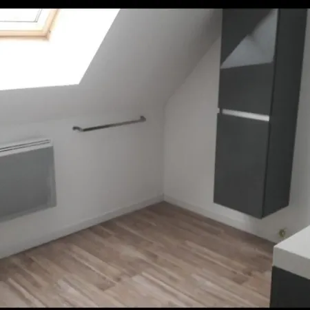 Couette-café Proche Circuit Du Mans 500 M Du Virage De