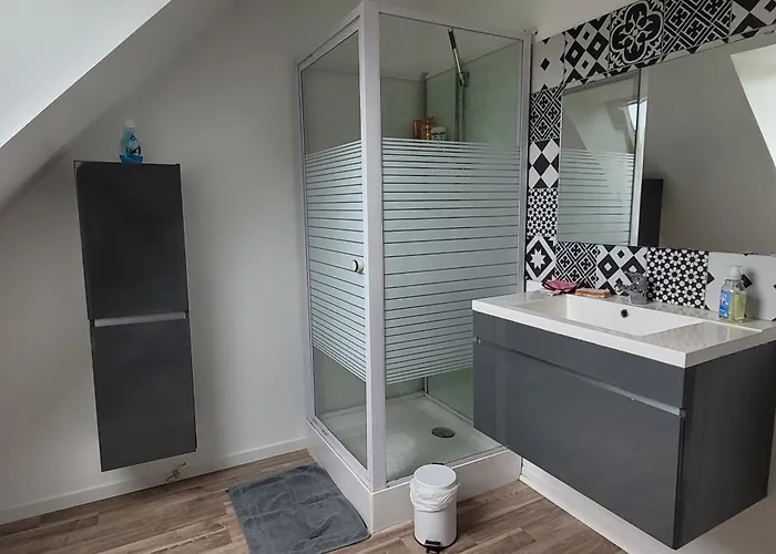 Proche Circuit Du Mans 500 M Du Virage De Couette-café